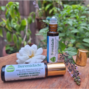 Composto para SERENIDADE: lavanda francesa, gerânio, cedro + óleo de semente de uva